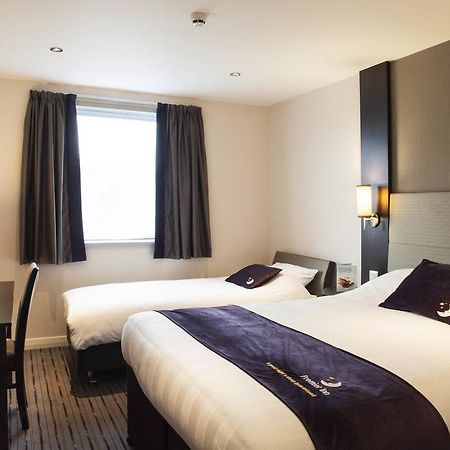 Premier Inn Uttoxeter Extérieur photo