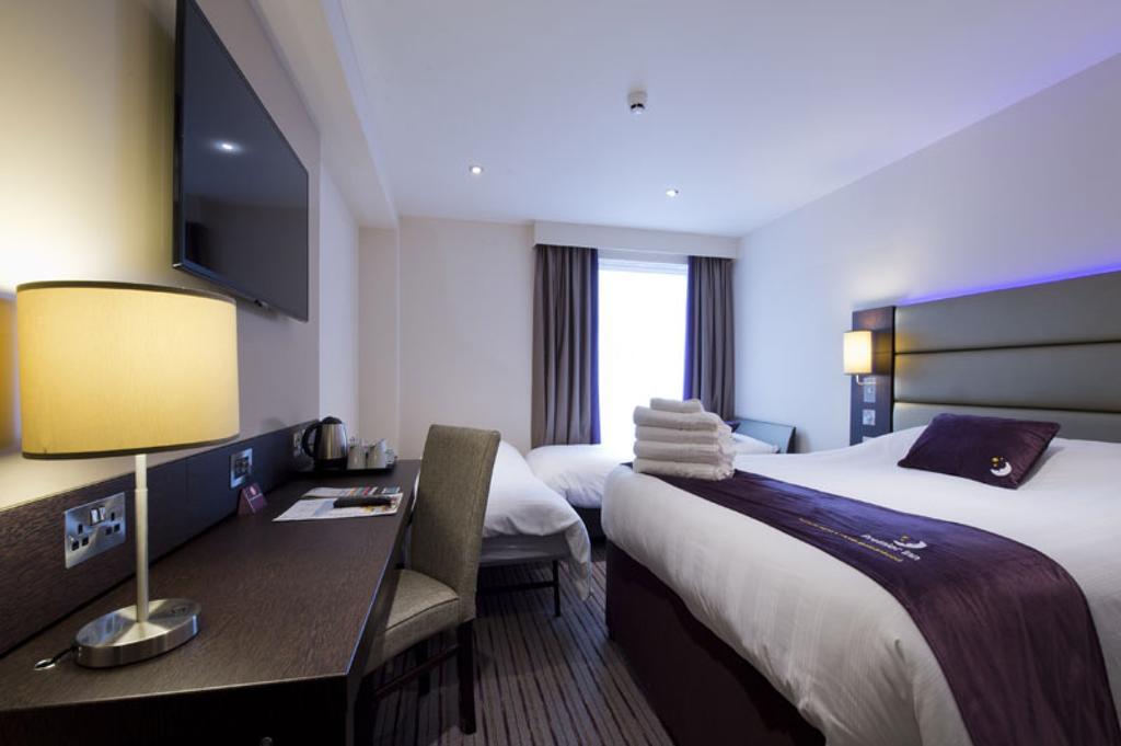 Premier Inn Uttoxeter Extérieur photo