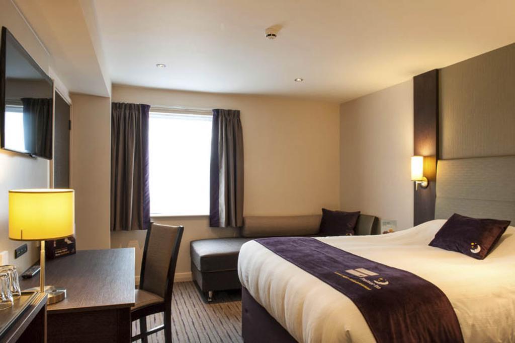 Premier Inn Uttoxeter Extérieur photo