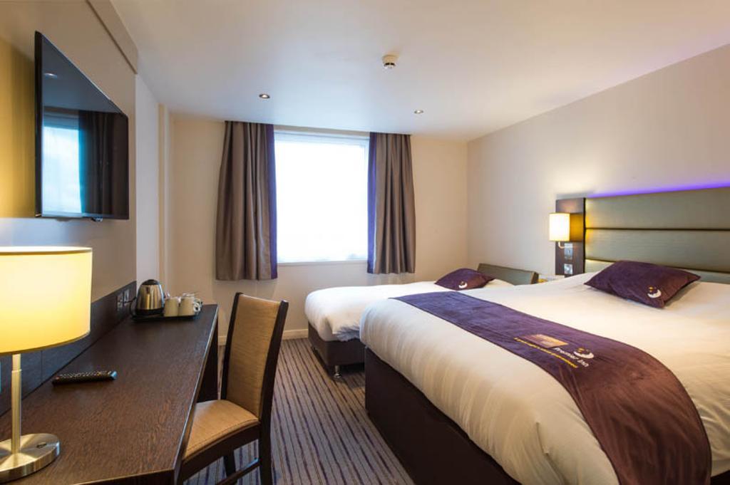 Premier Inn Uttoxeter Extérieur photo