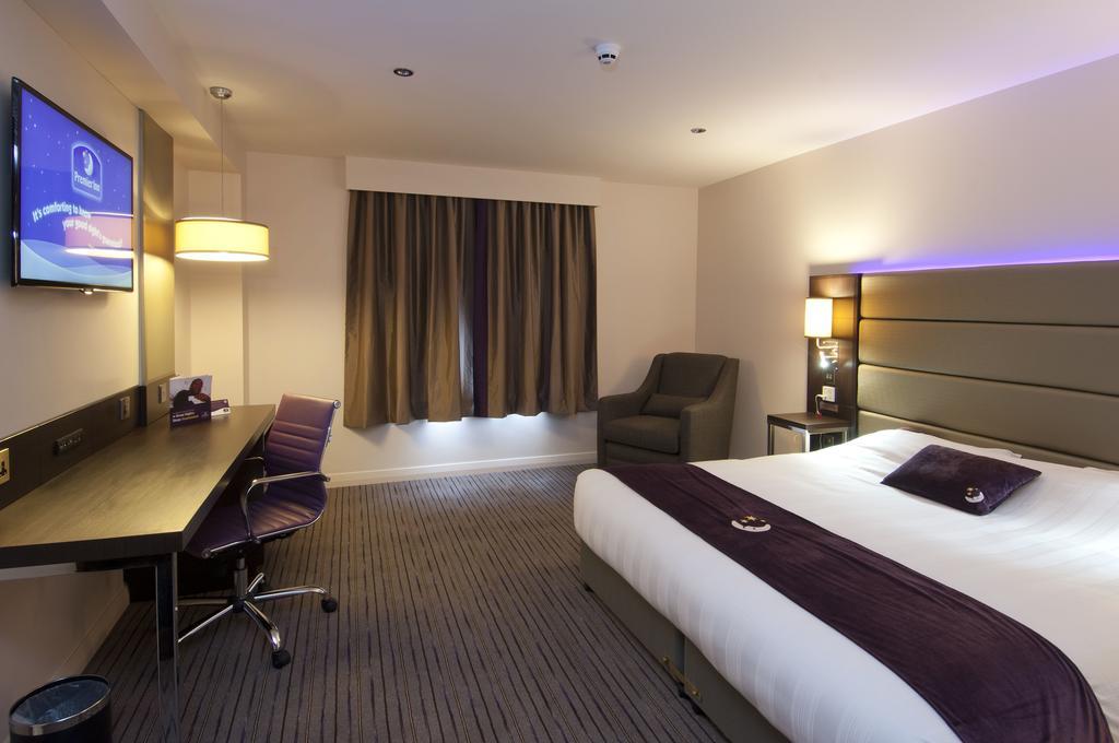 Premier Inn Uttoxeter Extérieur photo