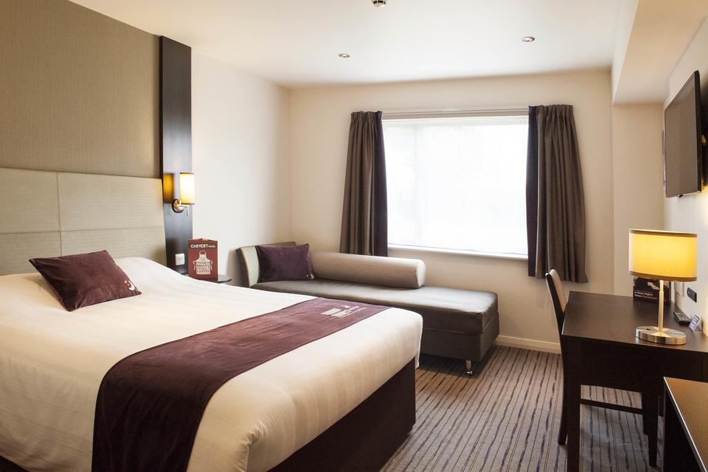 Premier Inn Uttoxeter Extérieur photo
