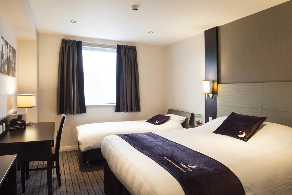 Premier Inn Uttoxeter Extérieur photo