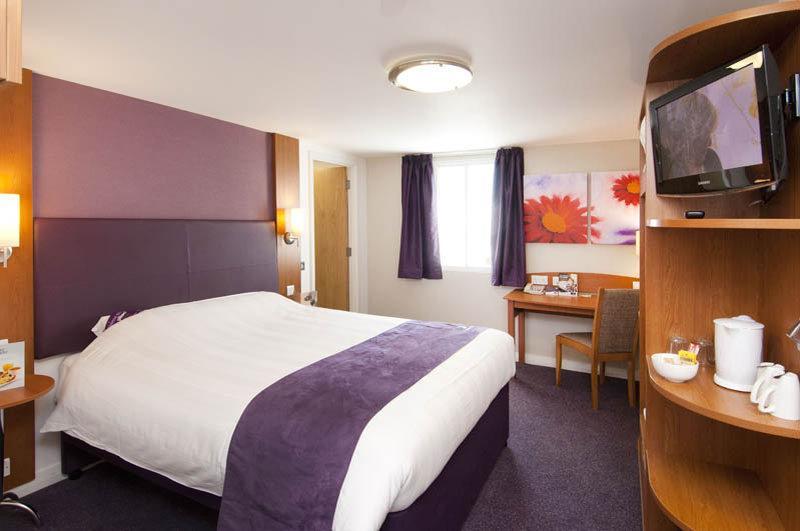 Premier Inn Uttoxeter Extérieur photo