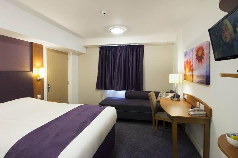 Premier Inn Uttoxeter Extérieur photo
